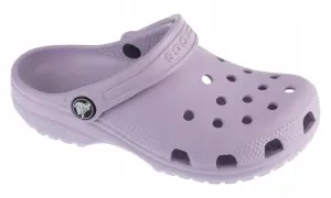Liliowe Crocsy C13 – jaki to rozmiar? Wygodne klapki z logo krokodyla, idealne na lato.
