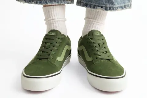 Zielone trampki Vans na grubej podeszwie. Czy 20,5 cm to rozmiar buta, który pasuje do Twojego stylu?